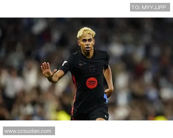 美国金发足球明星谁是最耀眼的球场巨星引发球迷热议 美国金发足球明星谁是最耀眼的球场巨星引发球迷热议